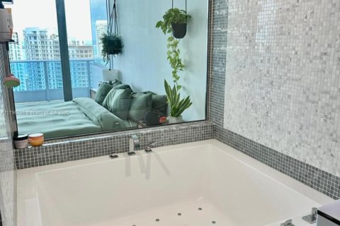 Condominio en venta en Miami, Florida, 2 dormitorios, 116.59 m2 № 1671277 - foto 16