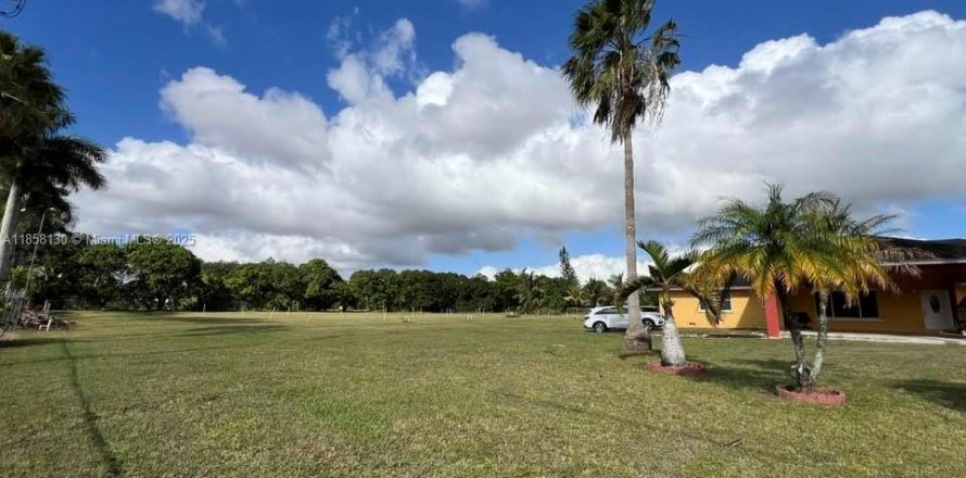Casa en Miami, Florida 4 dormitorios, 207.08 m2 № 1882263