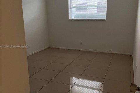 Copropriété à louer à Oakland Park, Floride: 2 chambres, 246.01 m2 № 1868747 - photo 6