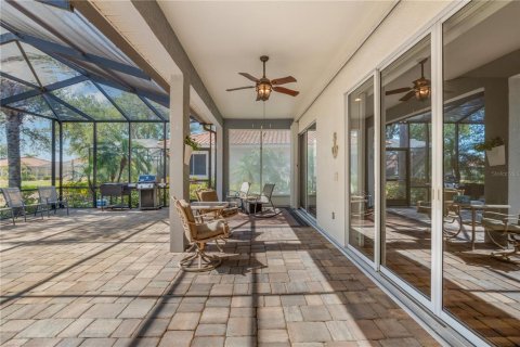 House in Sun City Center, Florida 3 bedrooms, 193.14 sq.m. № 2199567 - photo 24