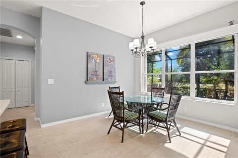 House in Sun City Center, Florida 3 bedrooms, 193.14 sq.m. № 2199567 - photo 16
