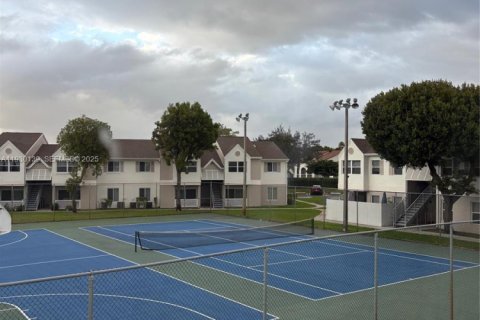 Снять в аренду квартиру в Хайалиа, Флорида 2 спальни, 106.28м2, № 1988671 - фото 13