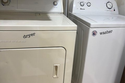 Снять в аренду квартиру в Хайалиа, Флорида 2 спальни, 106.28м2, № 1988671 - фото 4