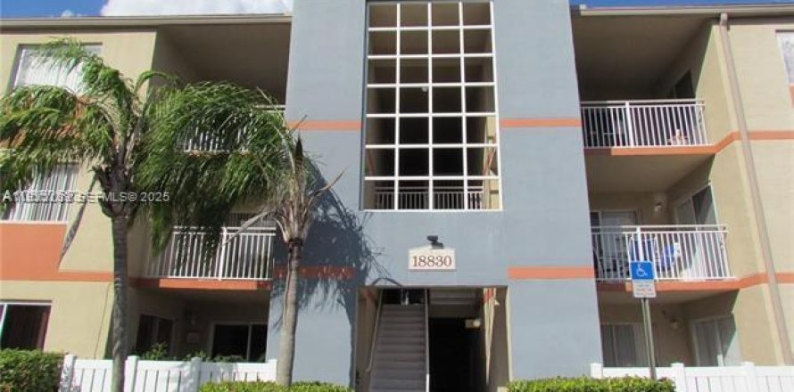 Квартира в Хайалиа, Флорида 2 спальни, 106.28м2 № 1988671