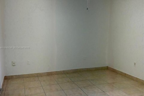 Снять в аренду квартиру в Хайалиа, Флорида 2 спальни, 106.28м2, № 1988671 - фото 9