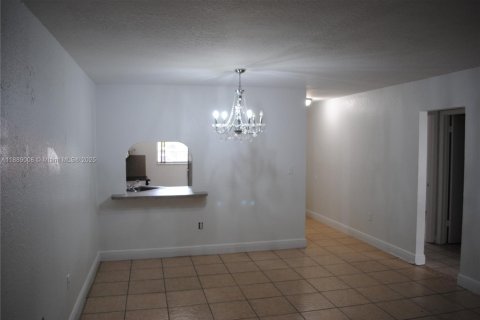 Condominio en alquiler en Palmetto Bay, Florida, 2 dormitorios, 74.41 m2 № 1938888 - foto 11