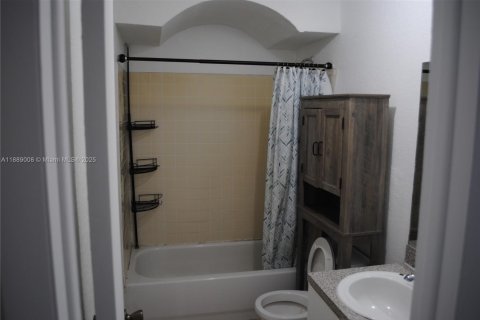 Copropriété à louer à Palmetto Bay, Floride: 2 chambres, 74.41 m2 № 1938888 - photo 19