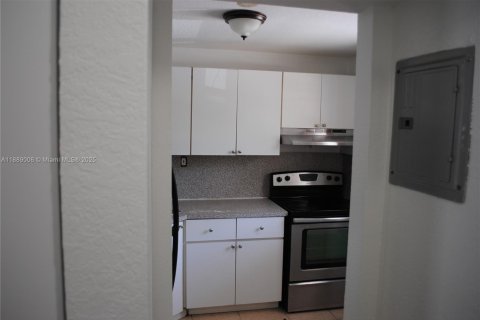 Copropriété à louer à Palmetto Bay, Floride: 2 chambres, 74.41 m2 № 1938888 - photo 5