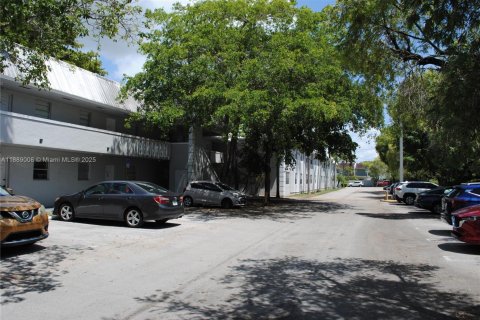 Copropriété à louer à Palmetto Bay, Floride: 2 chambres, 74.41 m2 № 1938888 - photo 1