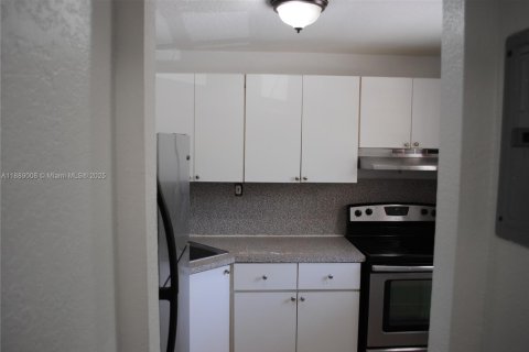 Condominio en alquiler en Palmetto Bay, Florida, 2 dormitorios, 74.41 m2 № 1938888 - foto 6
