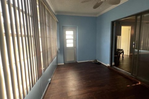 Condominio en venta en Lauderdale Lakes, Florida, 2 dormitorios, 100.71 m2 № 1118030 - foto 1