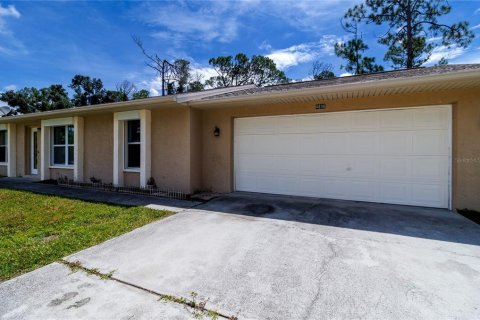 House in North Port, Florida 2 bedrooms, 118.17 sq.m. № 1815654 - photo 20
