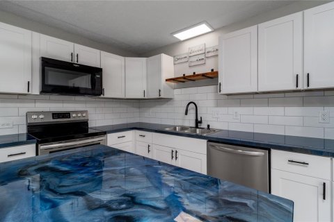 House in North Port, Florida 2 bedrooms, 118.17 sq.m. № 1815654 - photo 6