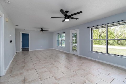 House in North Port, Florida 2 bedrooms, 118.17 sq.m. № 1815654 - photo 4