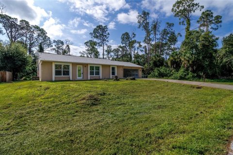 House in North Port, Florida 2 bedrooms, 118.17 sq.m. № 1815654 - photo 1