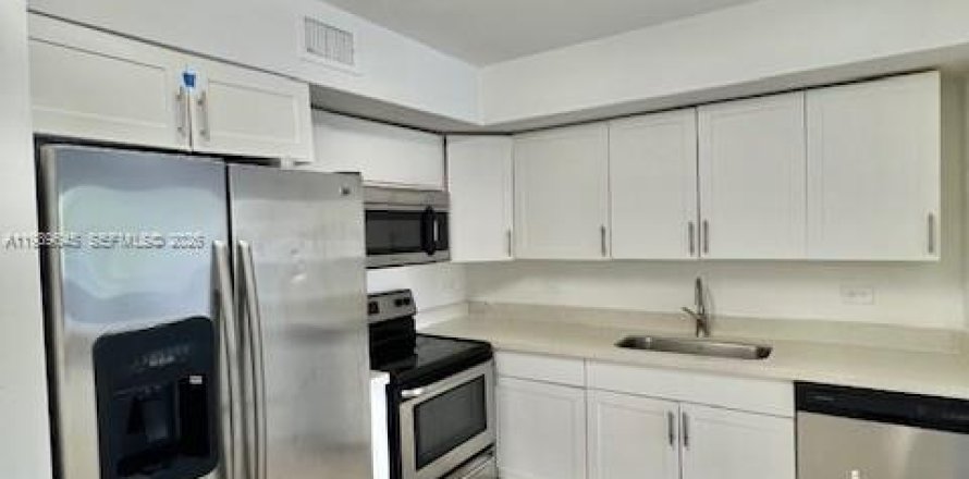 Condo à Hollywood, Floride, 2 chambres  № 2051672
