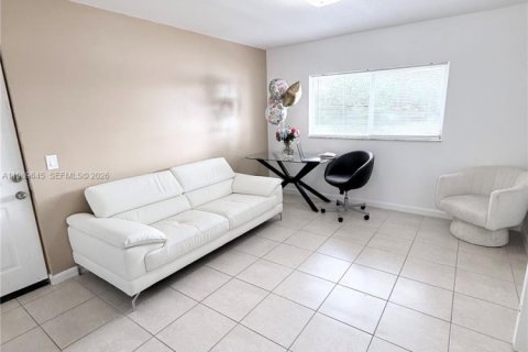 Copropriété à vendre à Hollywood, Floride: 2 chambres, 69.58 m2 № 2051672 - photo 7