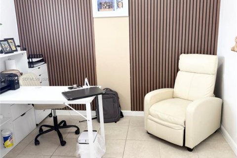 Copropriété à vendre à Hollywood, Floride: 2 chambres, 69.58 m2 № 2051672 - photo 8