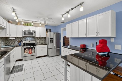 Casa en venta en Lakeland, Florida, 4 dormitorios, 221.01 m2 № 1834915 - foto 13
