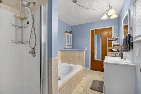 Casa en venta en Lakeland, Florida, 4 dormitorios, 221.01 m2 № 1834915 - foto 18