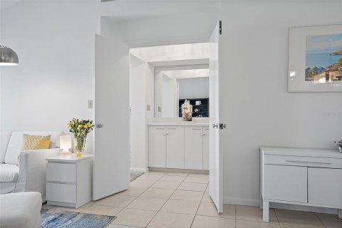 Купить кондоминиум в Сент-Питерсберг, Флорида 6 комнат, 99.41м2, № 1629668 - фото 16