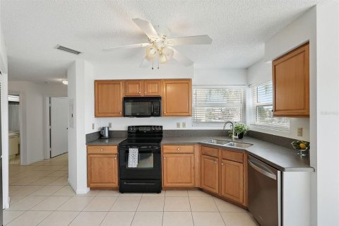 Купить кондоминиум в Сент-Питерсберг, Флорида 6 комнат, 99.41м2, № 1629668 - фото 9