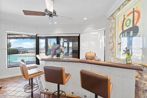 House in Miami Beach, Florida 4 bedrooms, 339.09 sq.m. № 1962194 - photo 29