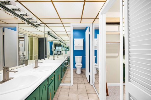 Купить кондоминиум в Лодерхилл, Флорида 2 комнаты, 121.14м2, № 2086860 - фото 12