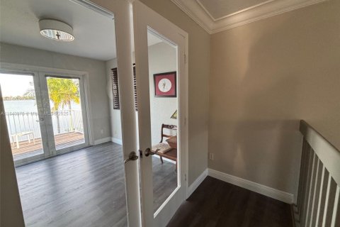 Casa en venta en Pembroke Pines, Florida, 4 dormitorios, 234.11 m2 № 1832448 - foto 11