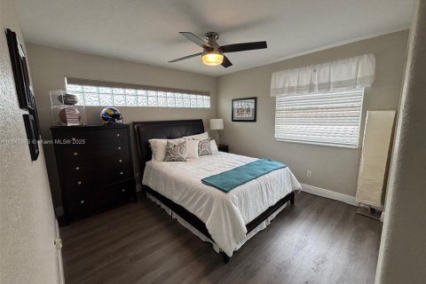 Casa en venta en Pembroke Pines, Florida, 4 dormitorios, 234.11 m2 № 1832448 - foto 4