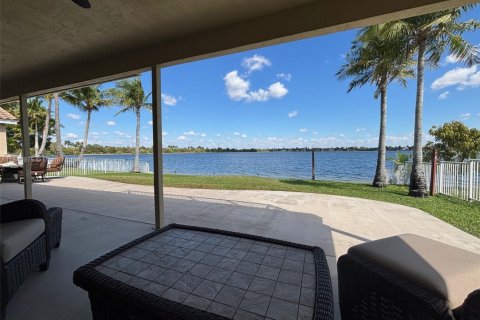 Casa en venta en Pembroke Pines, Florida, 4 dormitorios, 234.11 m2 № 1832448 - foto 17