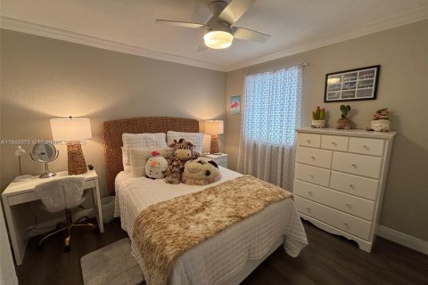 Casa en venta en Pembroke Pines, Florida, 4 dormitorios, 234.11 m2 № 1832448 - foto 5