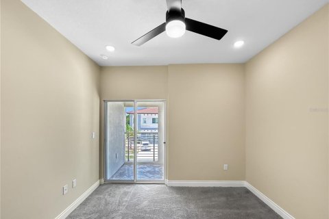 Townhouse in Davenport, Florida 4 bedrooms, 206.61 sq.m. № 2208029 - photo 25