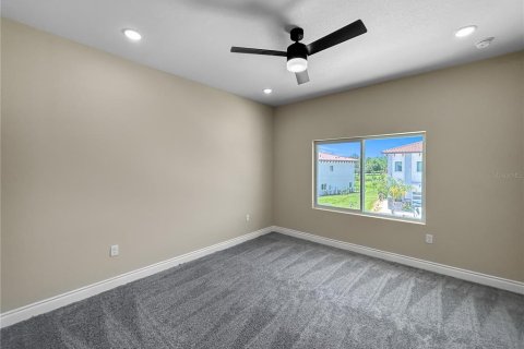 Townhouse in Davenport, Florida 4 bedrooms, 206.61 sq.m. № 2208029 - photo 22
