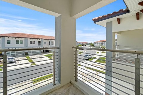 Townhouse in Davenport, Florida 4 bedrooms, 206.61 sq.m. № 2208029 - photo 26