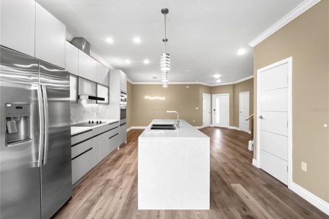 Townhouse in Davenport, Florida 4 bedrooms, 206.61 sq.m. № 2208029 - photo 10