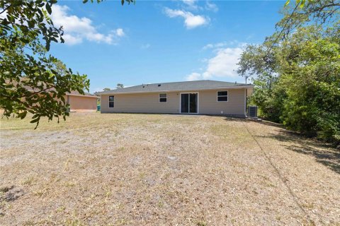 House in Port Charlotte, Florida 3 bedrooms, 103.31 sq.m. № 1656910 - photo 21