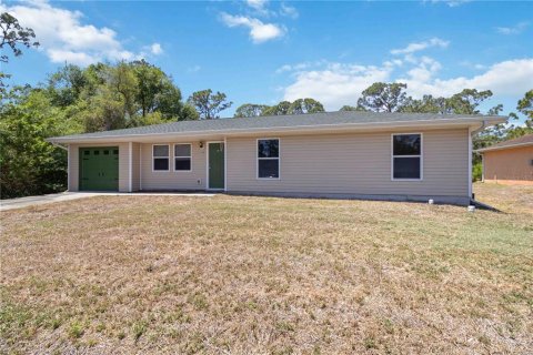 House in Port Charlotte, Florida 3 bedrooms, 103.31 sq.m. № 1656910 - photo 4