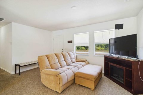 House in Port Charlotte, Florida 3 bedrooms, 103.31 sq.m. № 1656910 - photo 8
