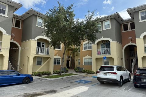 Copropriété à louer à Doral, Floride: 3 chambres № 1850733 - photo 1
