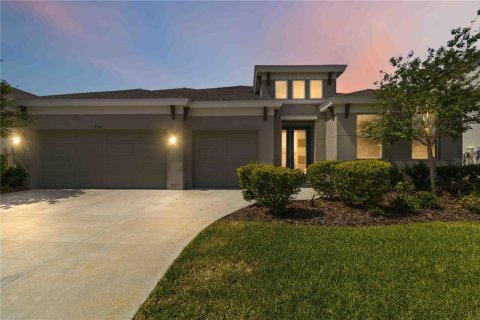 House in Apollo Beach, Florida 4 bedrooms, 241.64 sq.m. № 2195930