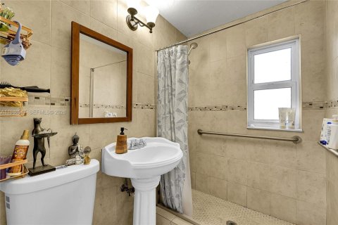 Villa ou maison à vendre à North Miami, Floride: 2 chambres, 69.68 m2 № 2004491 - photo 14