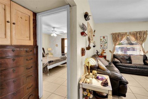 Villa ou maison à vendre à North Miami, Floride: 2 chambres, 69.68 m2 № 2004491 - photo 9