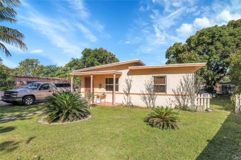 Villa ou maison à vendre à North Miami, Floride: 2 chambres, 69.68 m2 № 2004491 - photo 18