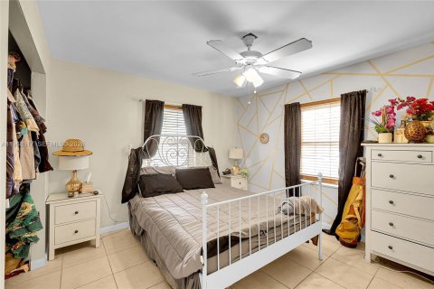 Villa ou maison à vendre à North Miami, Floride: 2 chambres, 69.68 m2 № 2004491 - photo 12