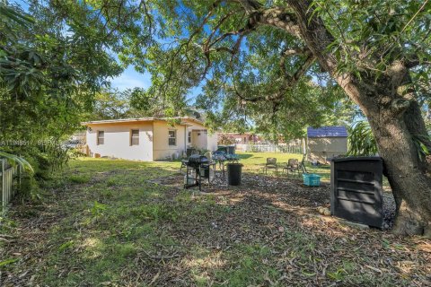 Villa ou maison à vendre à North Miami, Floride: 2 chambres, 69.68 m2 № 2004491 - photo 21