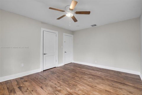 Villa ou maison à vendre à Miami, Floride: 6 chambres, 209.4 m2 № 1839325 - photo 22