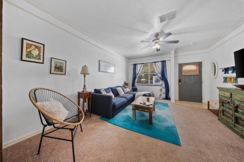 Condominio en venta en Gainesville, Florida, 2 dormitorios, 109.25 m2 № 1893947 - foto 5
