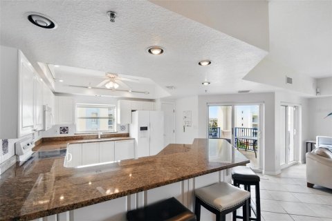 Condo in New Smyrna Beach, Florida, 3 bedrooms  № 1740903 - photo 6