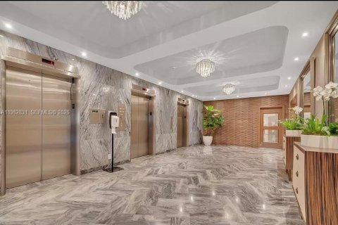 Condo in Miami Beach, Florida, 1 bedroom  № 2049276 - photo 24